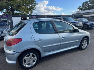 /photos/11995/875ef7f7-bce3-4de0-8a84-eb8207a87a6a_i320x240.jpg